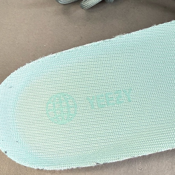 adidas Yeezy Quantum 'Hi-Res Coral' athletic sneaker shoes men’s size 12 - Picture 7 of 10